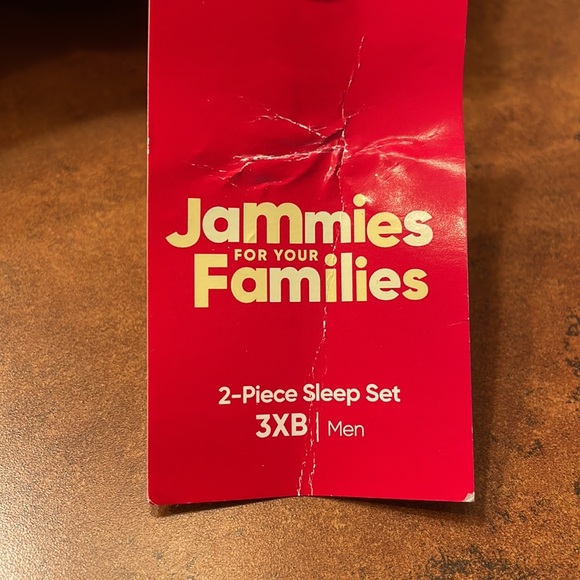 SOLD.  Disney Men’s 2 piece sleep set. - Picture 8 of 10